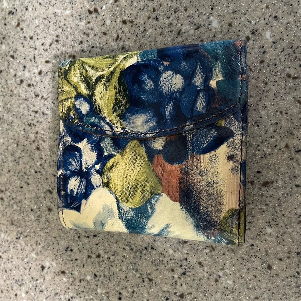 Patricia Nash Blue Multi Floral Shoulder Tote with Matching Wallet - Picture 11 of 13